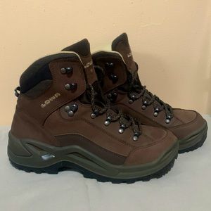 New Lowa Renegade mid wide hiking shoes